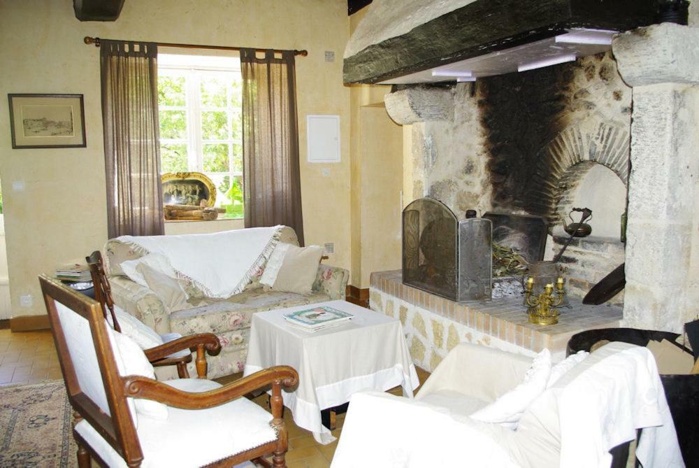 Le Tertre Hotel Dureil Buitenkant foto